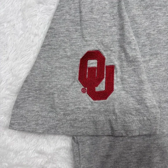 VTG OU Oklahoma Sooners T-Shirt Men L (FIT S/M) Gray Red Embroider NCAA Alumni - Picture 4 of 11